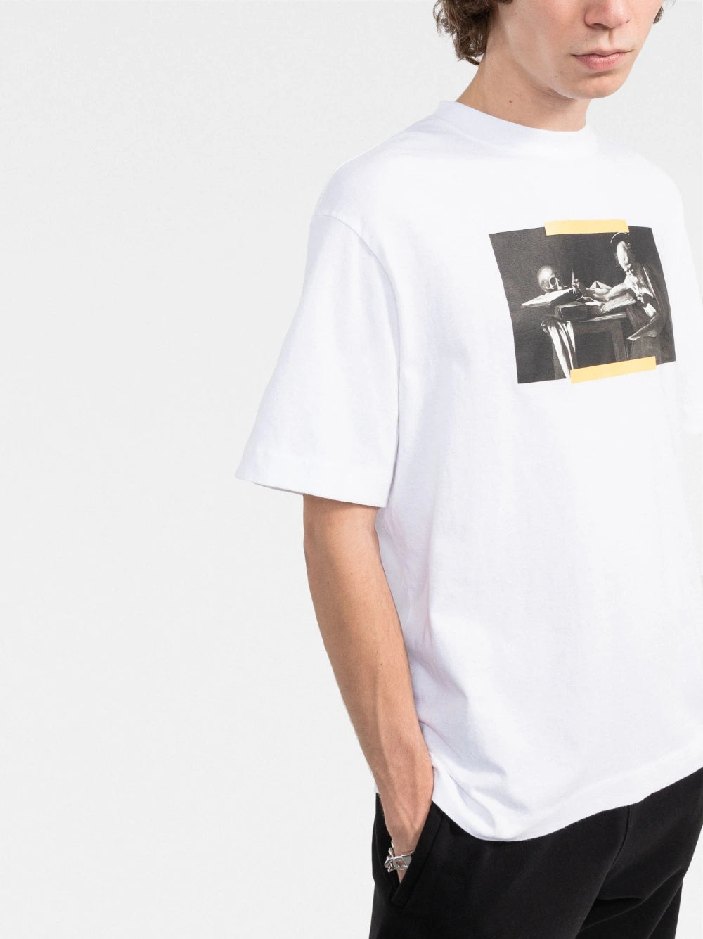 Off white carravagio blanc
